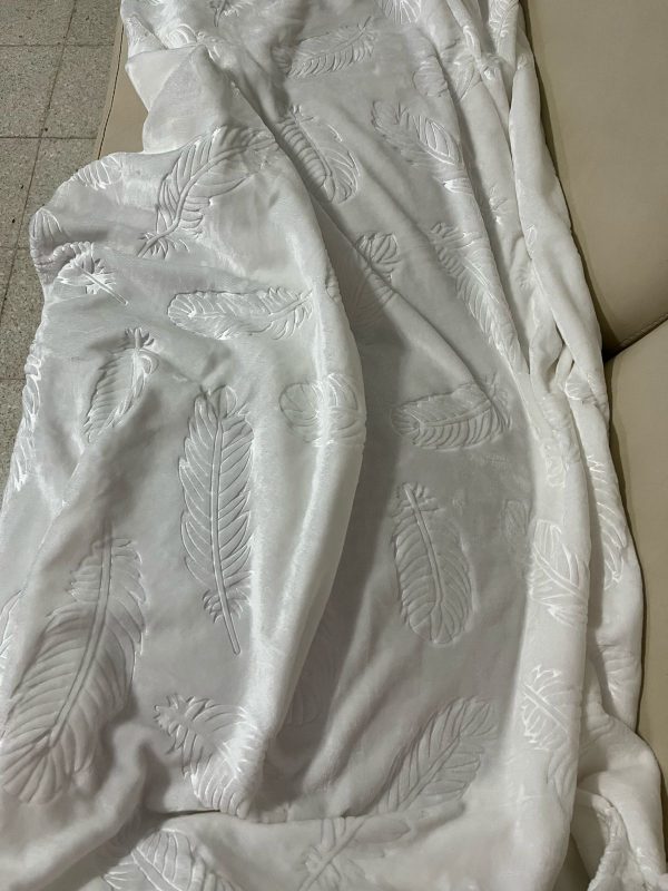 Manta Multiuso Sin Corderito Confortable De Lujo Antialergica Saludable SUAVE Medida 1.40x1.80 M