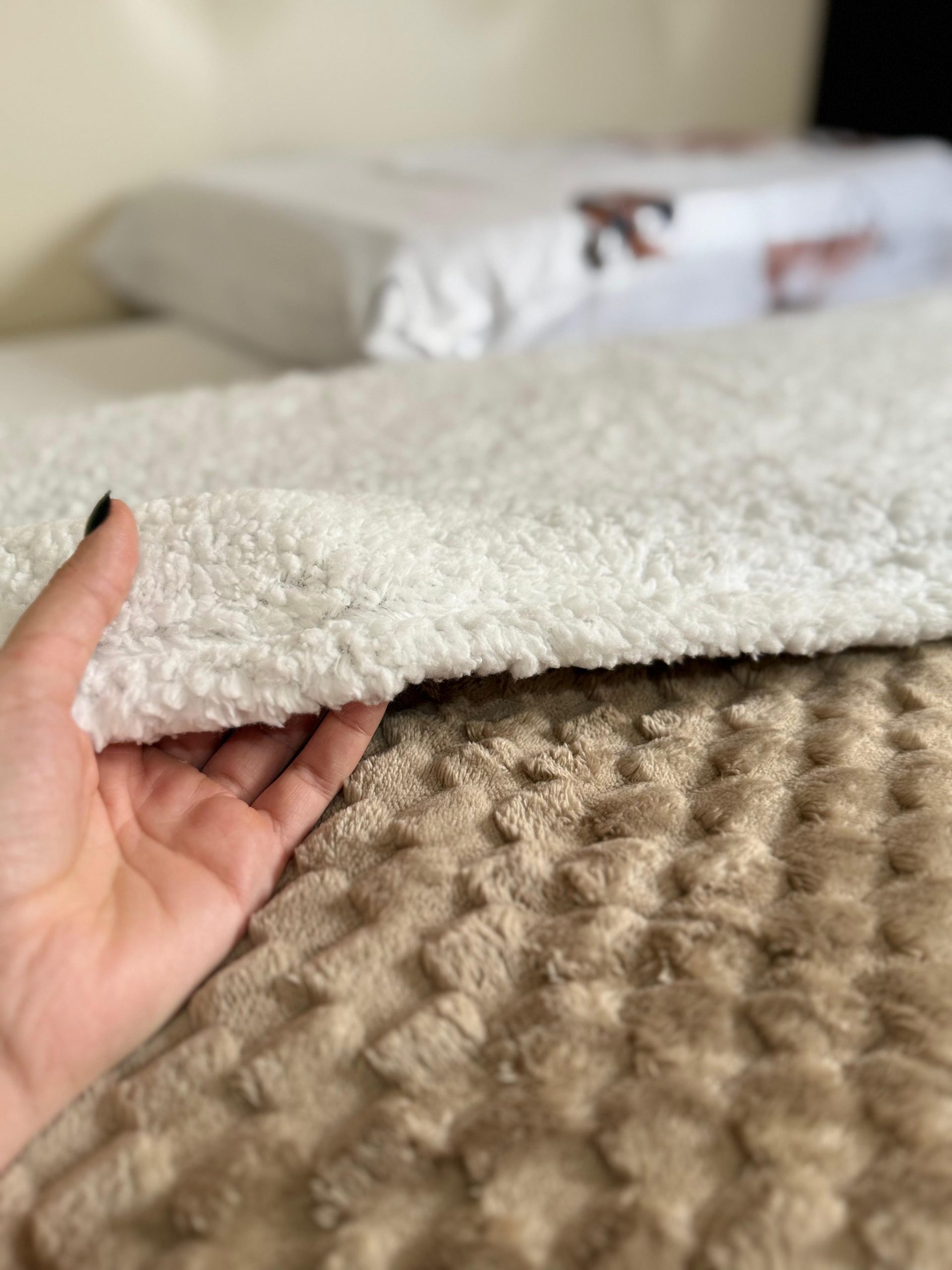 Frazada FLANNEL Con CORDERITO Super Suave Al Tacto Y Extra Liviana Medida King Size 2.50x2.70 M 2 Frazada FLANNEL Con CORDERITO Super Suave Al Tacto Y Extra Liviana Medida King Size 2.50x2.70 M - Imagen 2